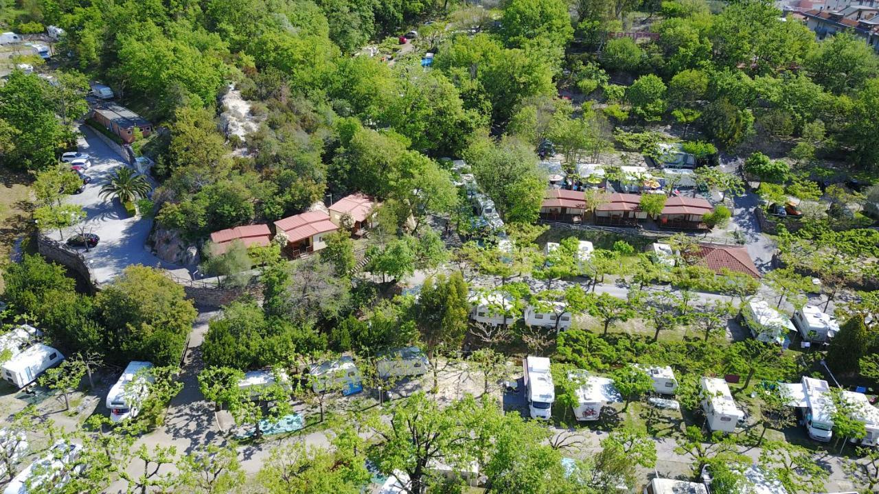 Campeggio Pian Dei Boschi Pietra Ligure Buitenkant foto