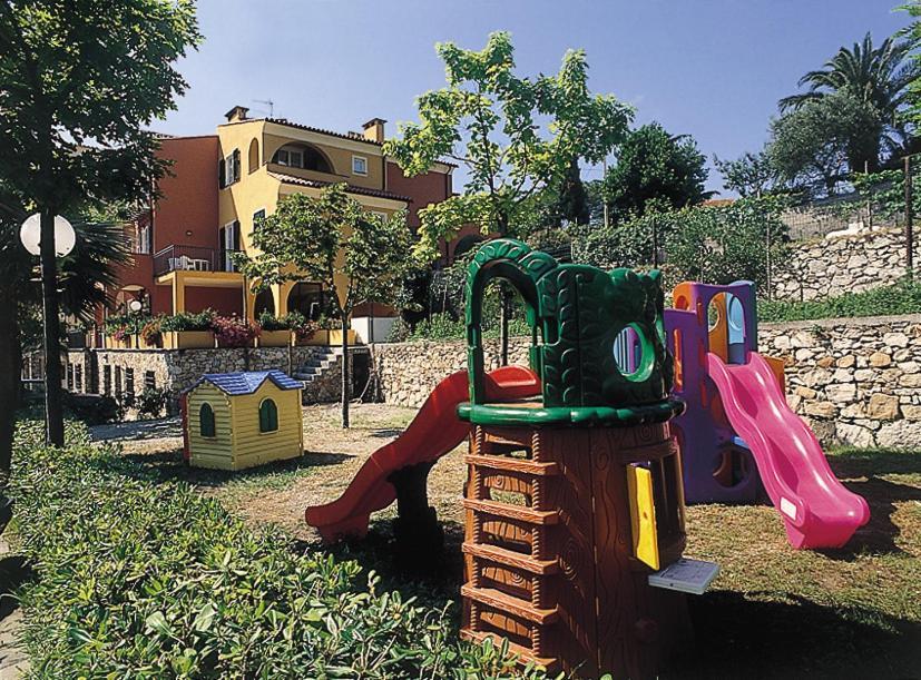 Campeggio Pian Dei Boschi Pietra Ligure Buitenkant foto